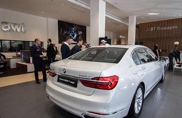 LED SCREEN AT THE BMW SHOWROOM, UKRAINE