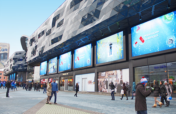 MEDIA FAÇADE OF THE OCEAN PLAZA SHOPPING MALL, UKRAINE